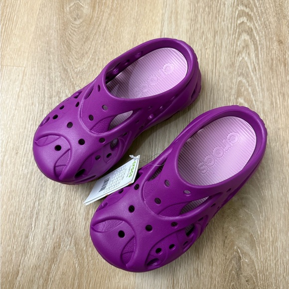 NWT Crocs Caged Clogs Grapeberry W8 - Picture 2 of 5
